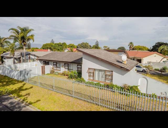 4 BEDROOM HOUSE FOR SALE IN PANORAMA